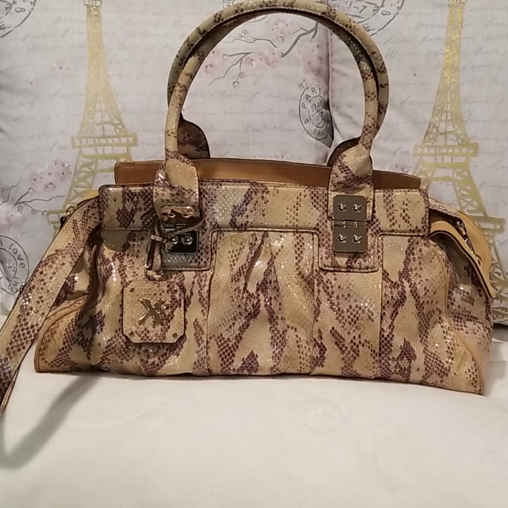 🌹MAXX New York Handbag